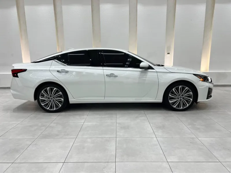2025 Nissan Altima in Dubai