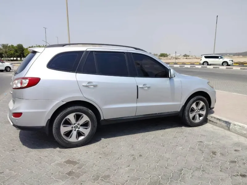 2012 هيونداي سانتا في in Dubai