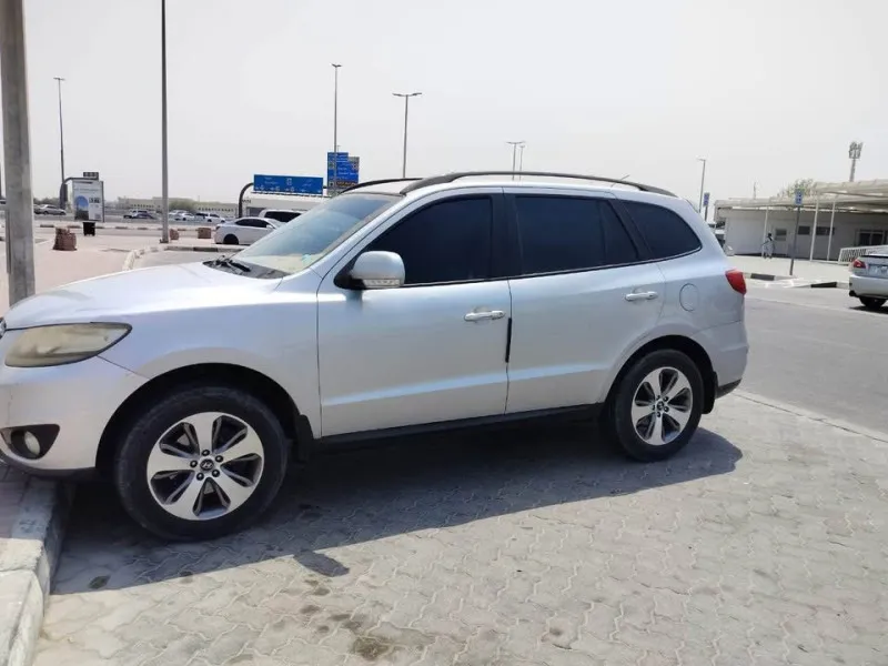 2012 هيونداي سانتا في in Dubai