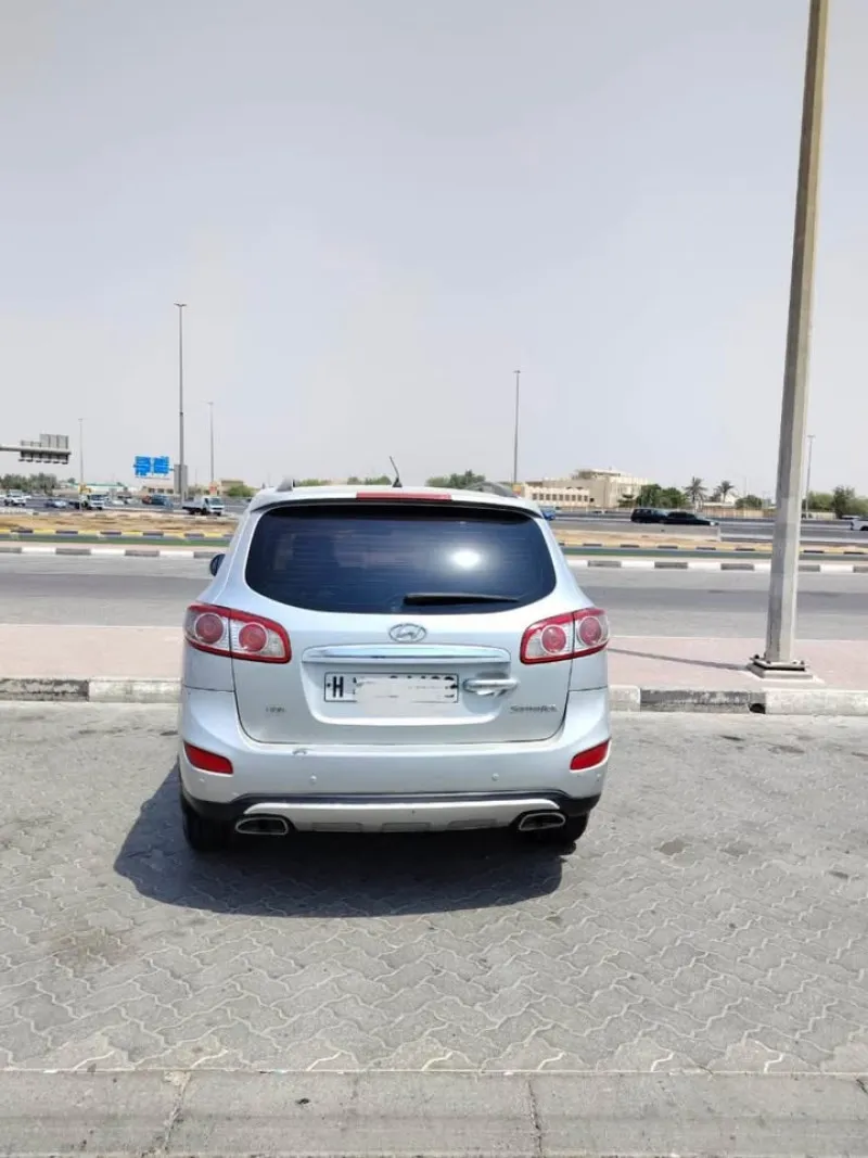 2012 هيونداي سانتا في in Dubai