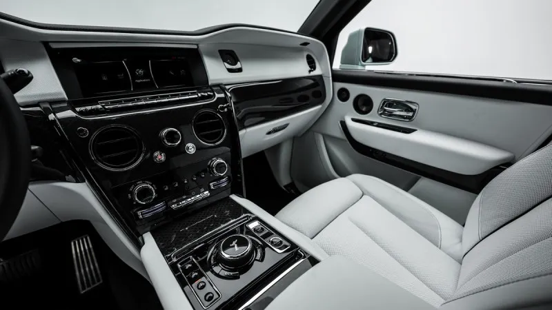2024 Rolls Royce Cullinan in Dubai