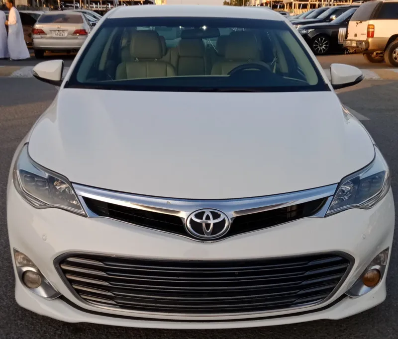 2014 Toyota Avalon in Dubai