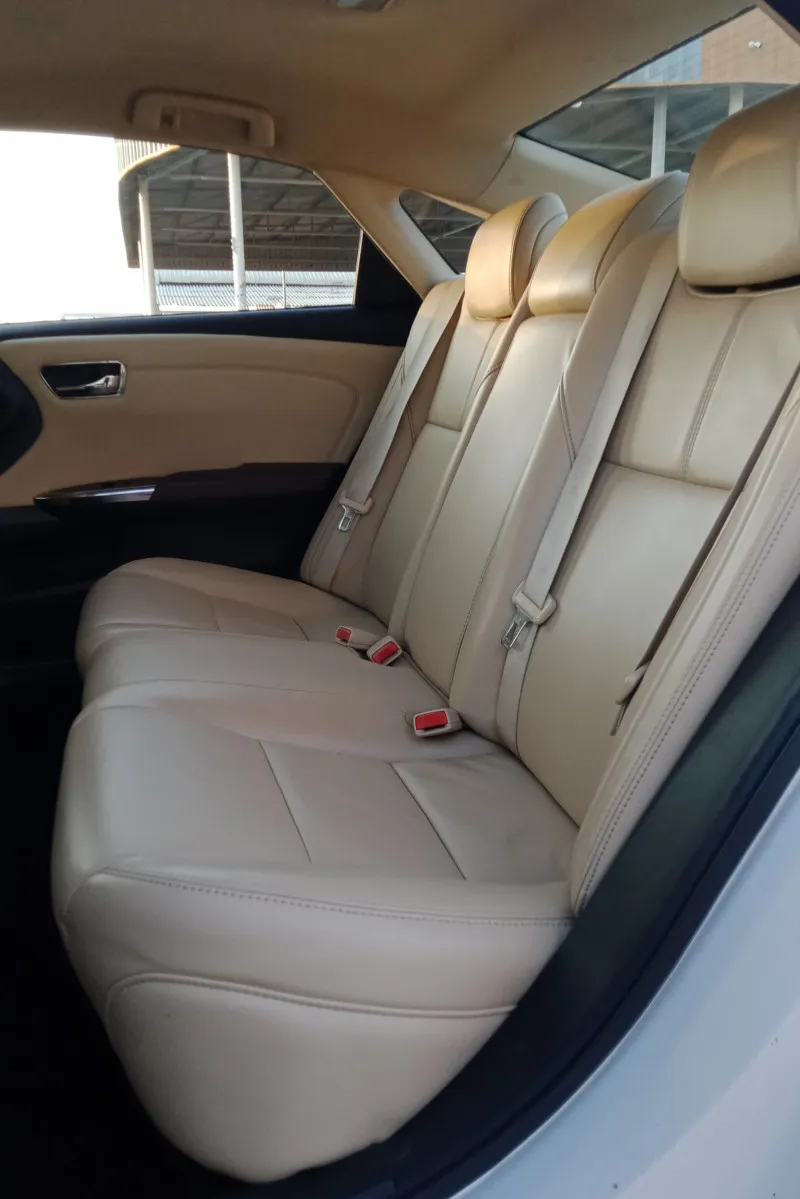 2014 Toyota Avalon in Dubai