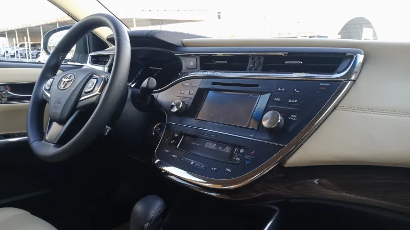 2014 Toyota Avalon in Dubai