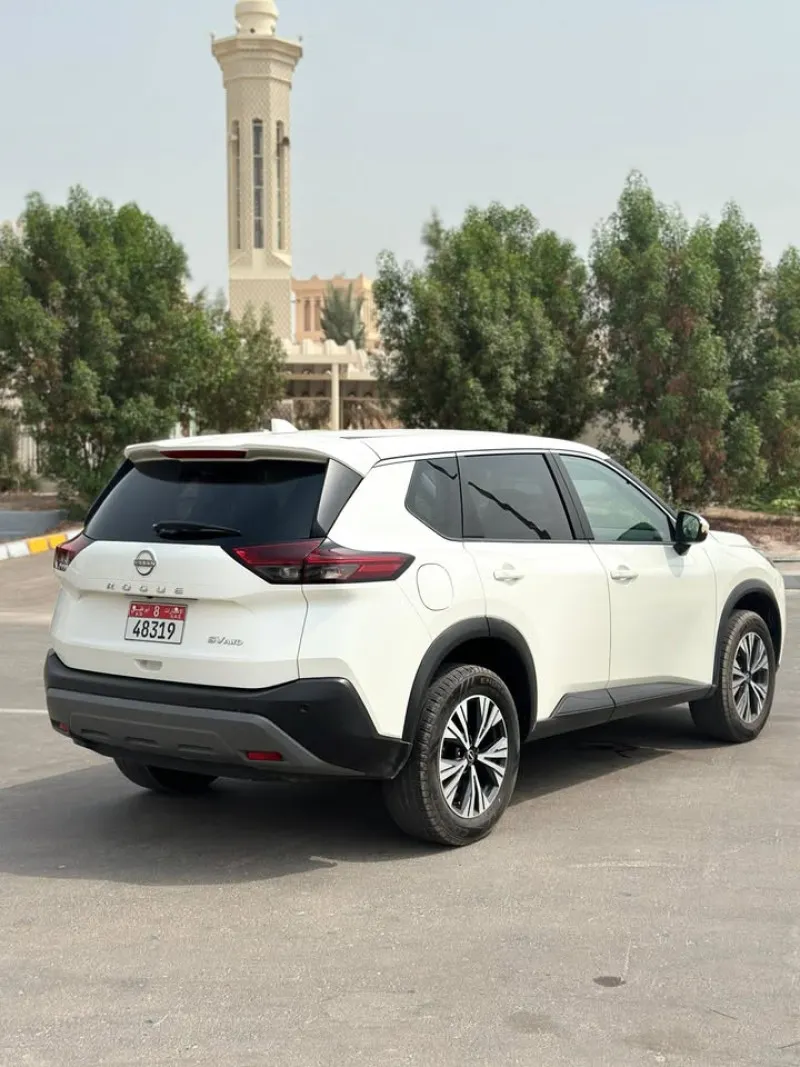 2023 Nissan Rogue in Dubai