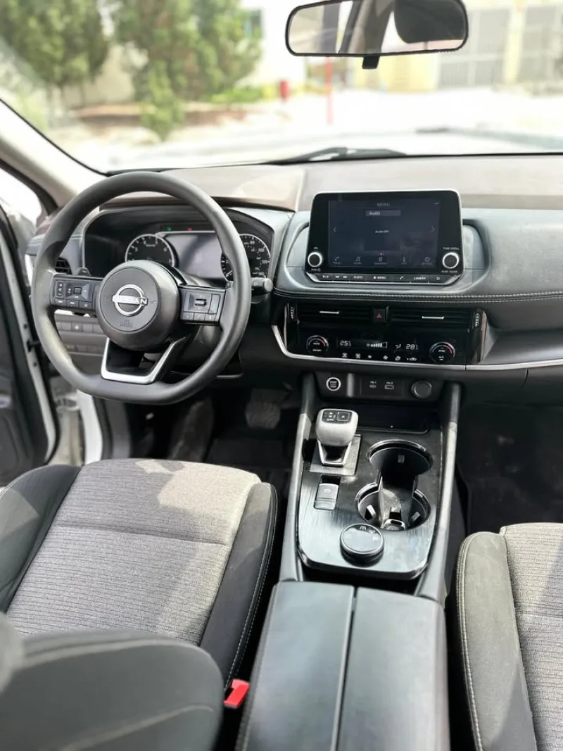 2023 Nissan Rogue in Dubai