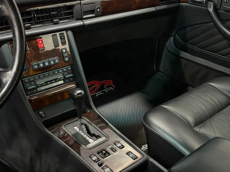 1991 Mercedes-Benz 500 560 in Dubai