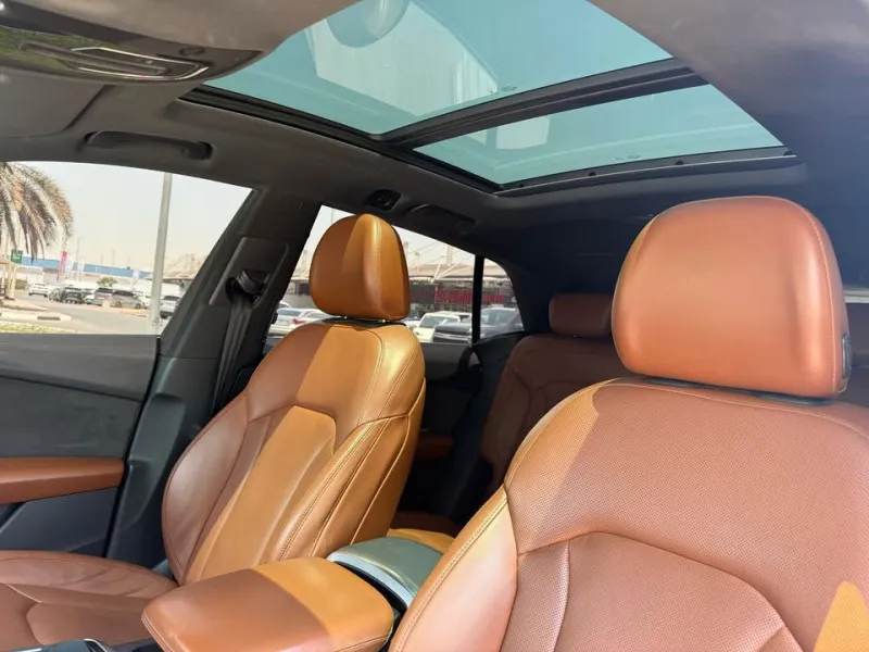 2018 اودي كيو ٨ in Dubai
