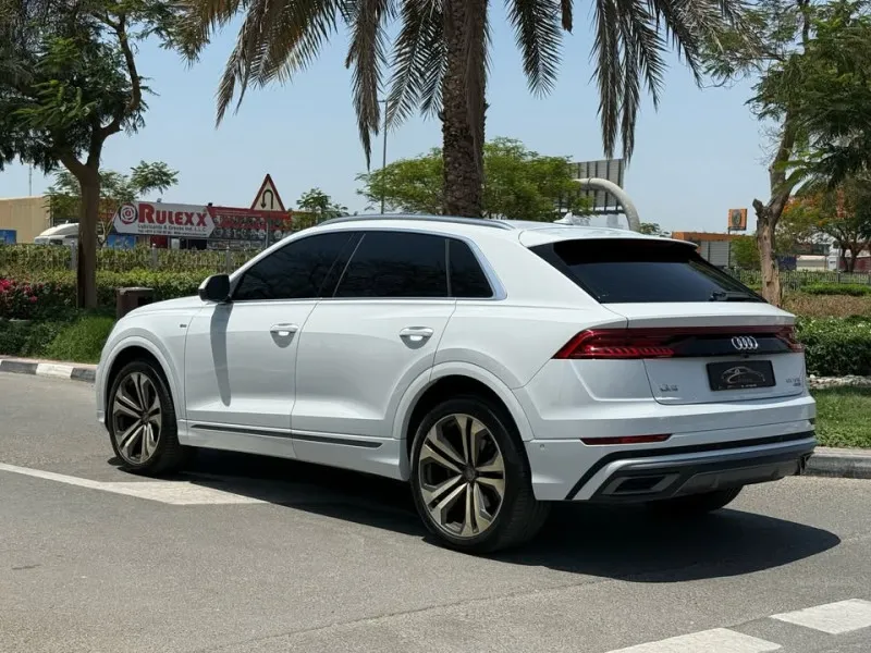2018 اودي كيو ٨ in Dubai