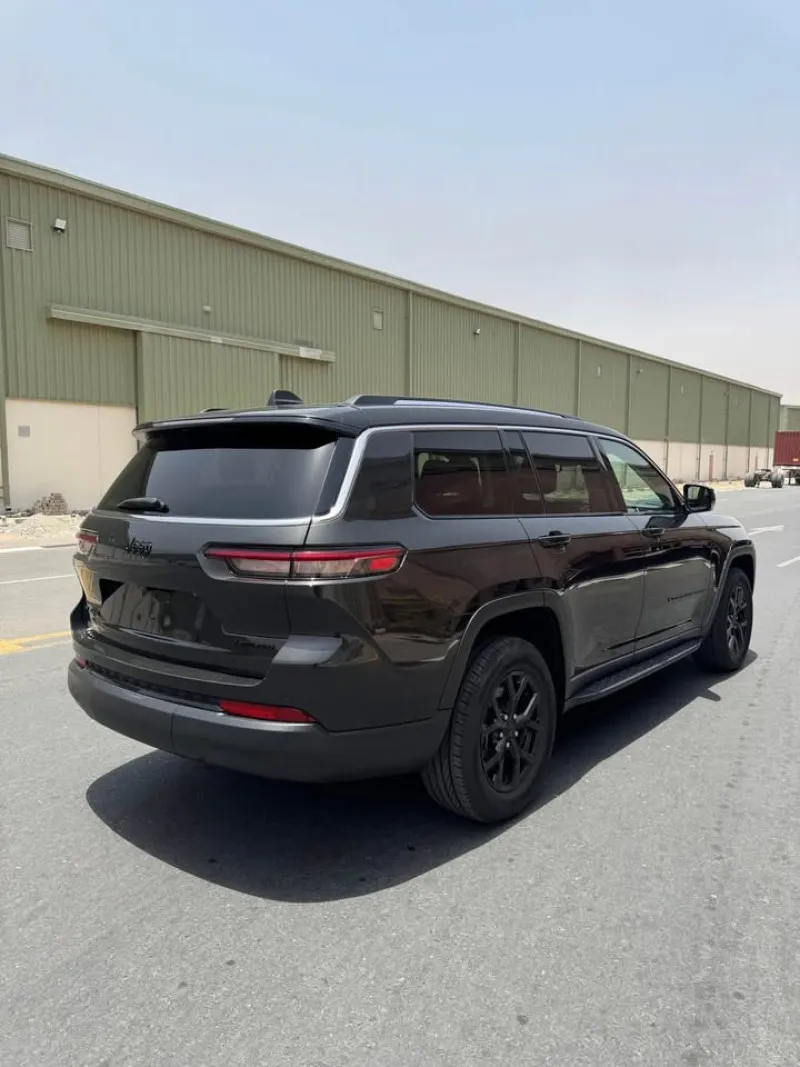 2021 جييب جراند شيروكي in Dubai