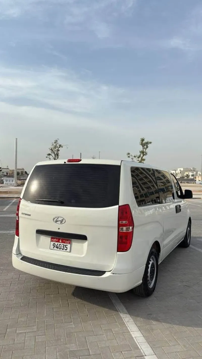 2020 هيونداي إتش١ in Dubai