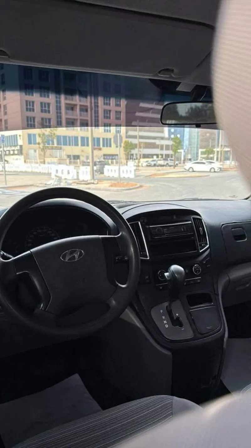 2020 هيونداي إتش١ in Dubai