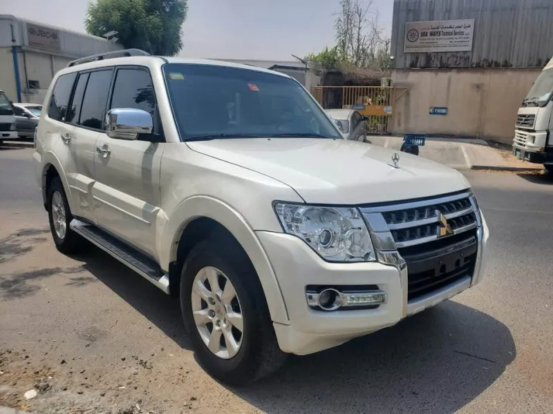 2022 ميتسوبيشي باجيرو in Dubai