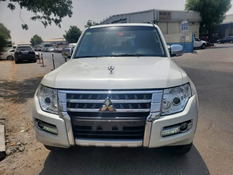 2022 ميتسوبيشي باجيرو in Dubai