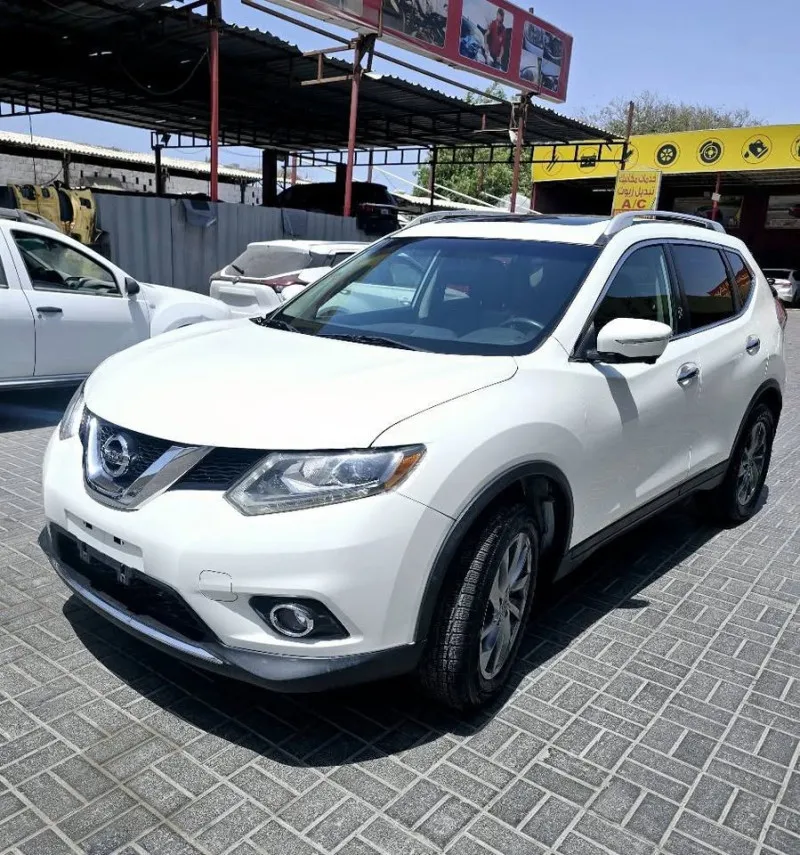 2015 Nissan Rogue in Dubai