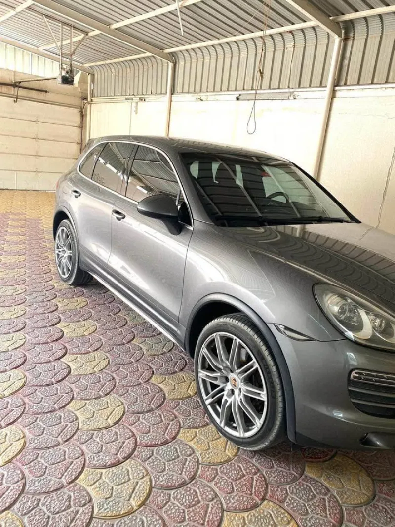2014 بورش كاين in Dubai