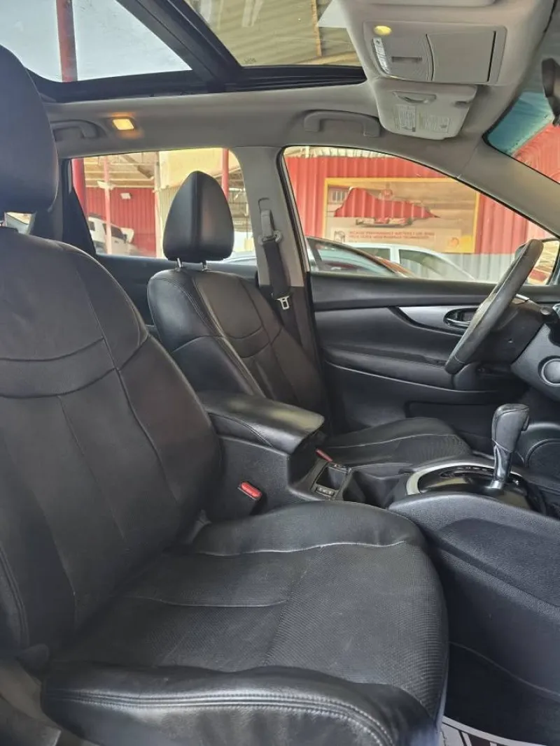 2015 Nissan Rogue in Dubai