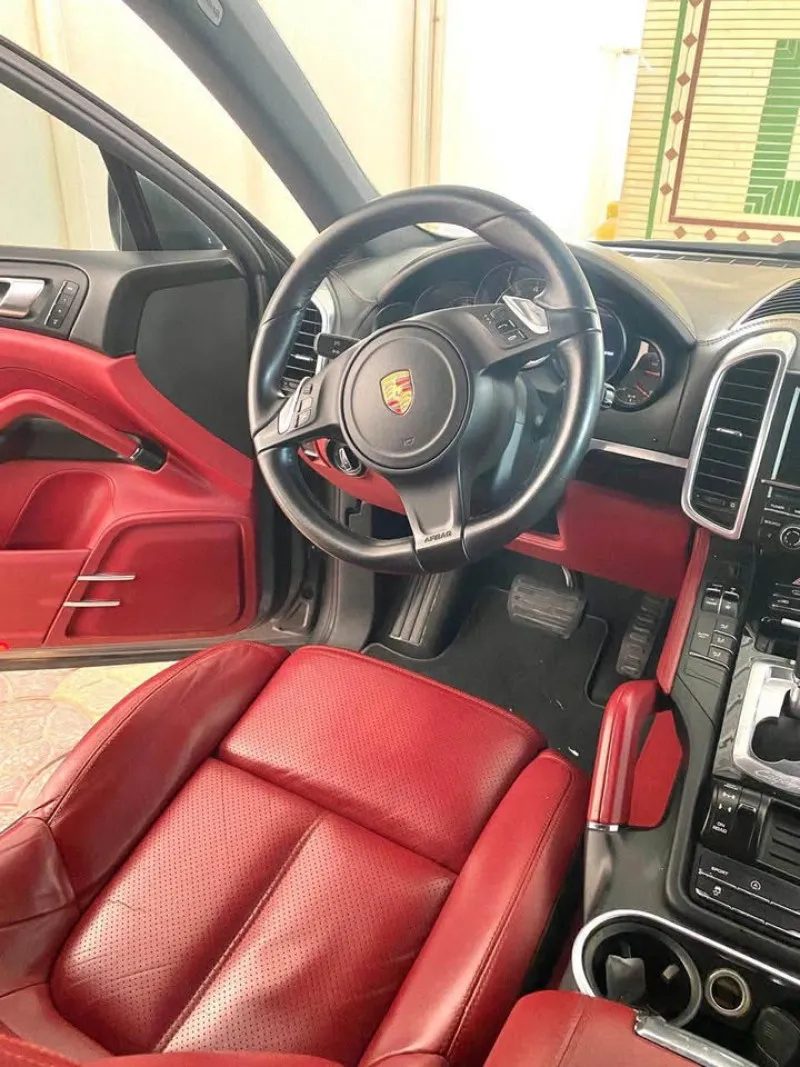 2014 بورش كاين in Dubai