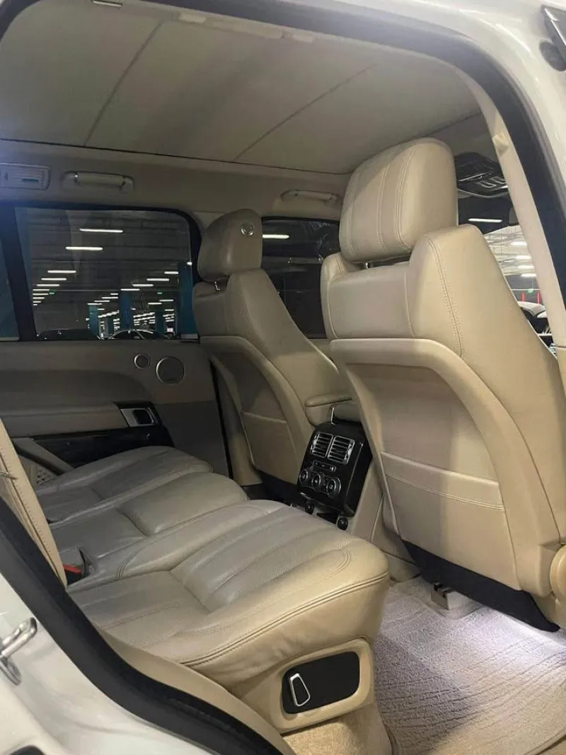2015 Land Rover Range Rover in Dubai