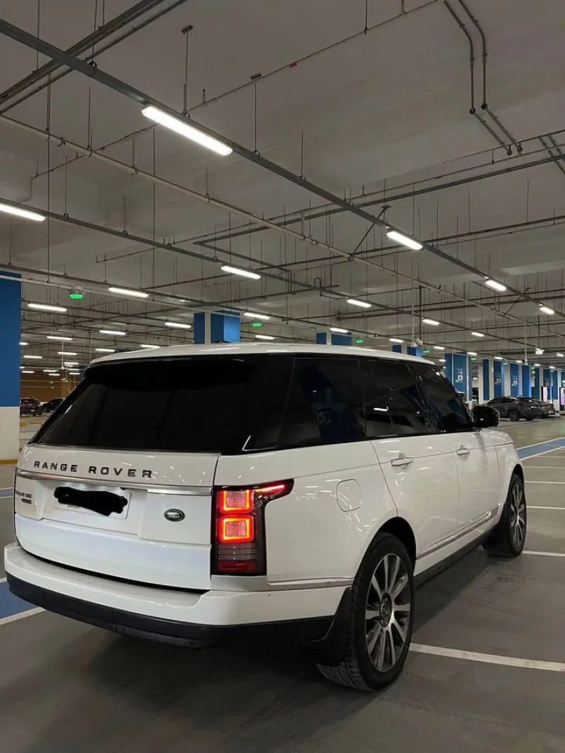 2015 Land Rover Range Rover in Dubai
