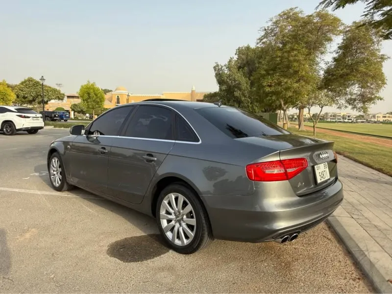 2015 اودي آي ٤ in Dubai