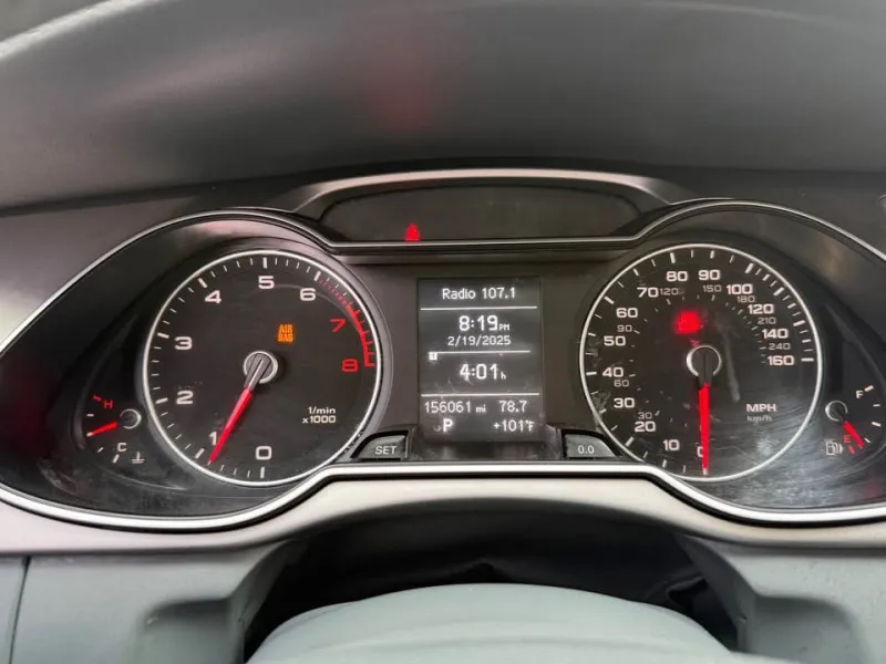 2015 اودي آي ٤ in Dubai