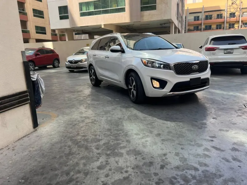 2016 كيا سورينتو in Dubai