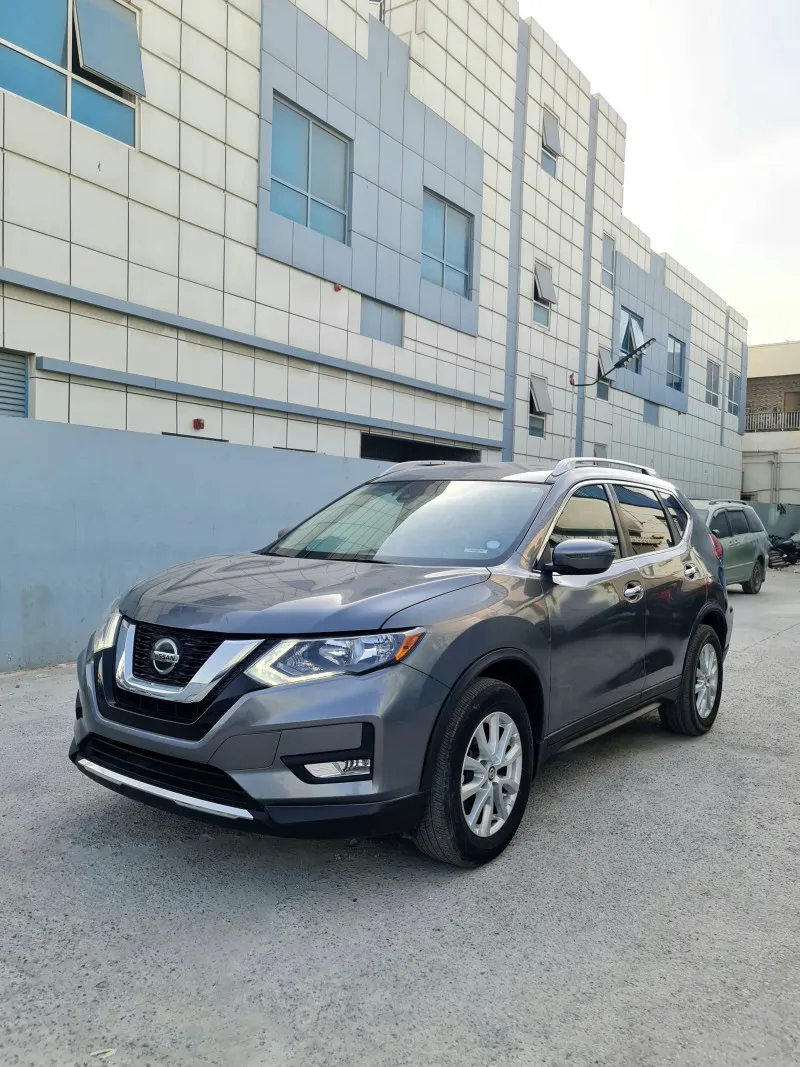 2020 Nissan Rogue in Dubai