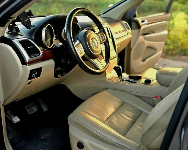 2012 Jeep Grand Cherokee in Dubai