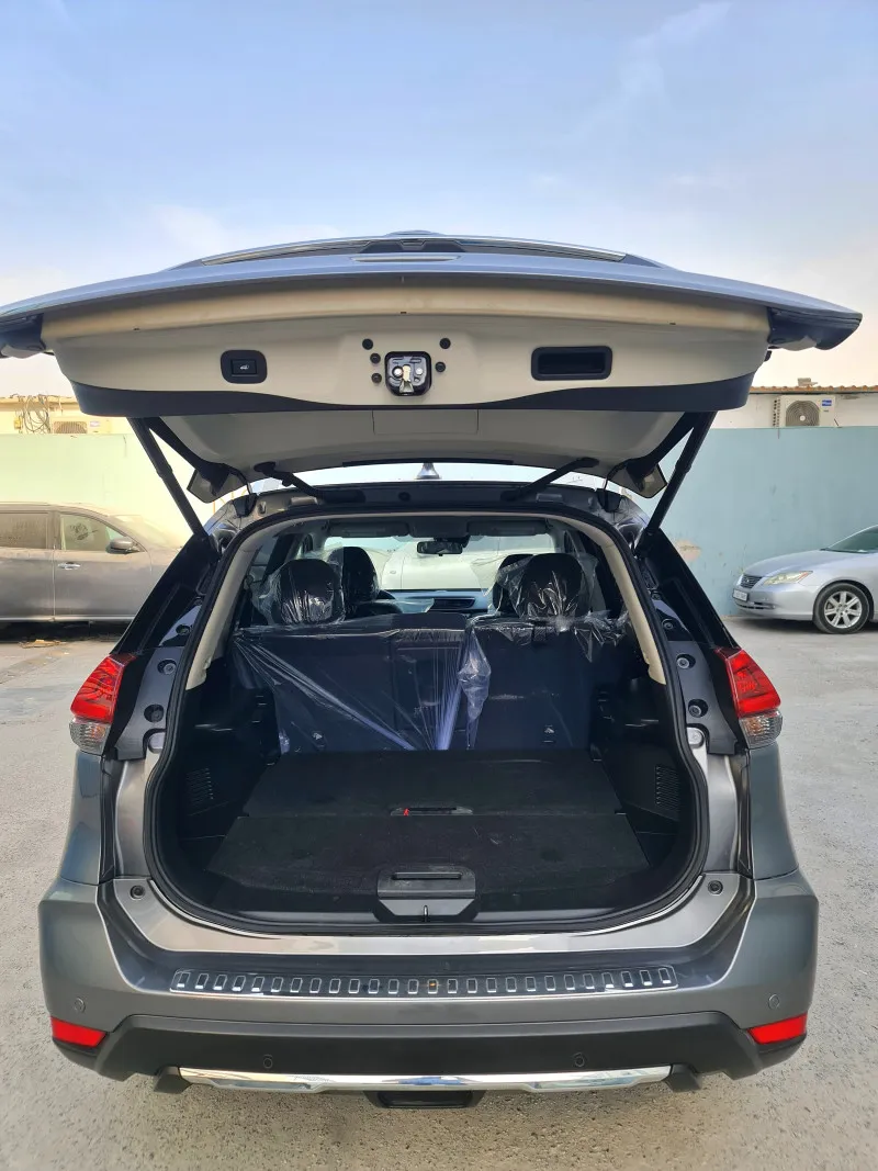 2020 Nissan Rogue in Dubai