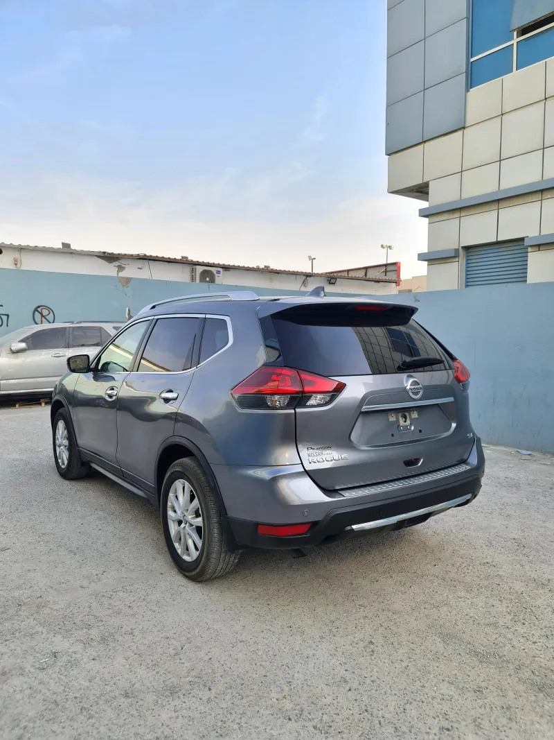 2020 Nissan Rogue in Dubai