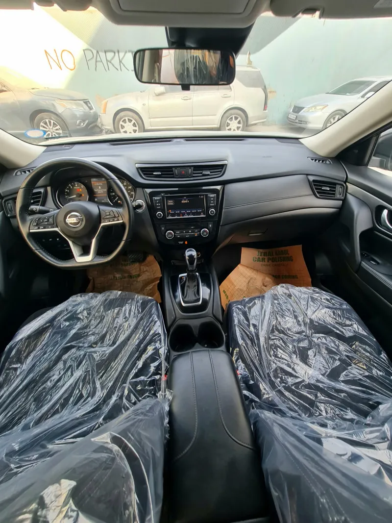 2020 Nissan Rogue in Dubai