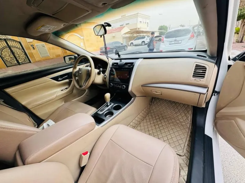 2015 نيسان آلتيما in Dubai