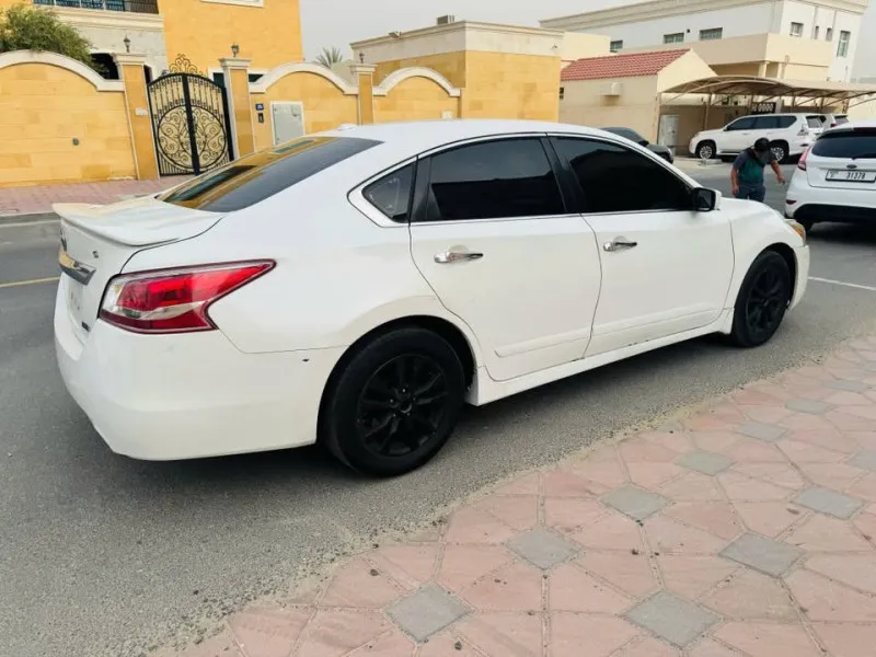 2015 نيسان آلتيما in Dubai