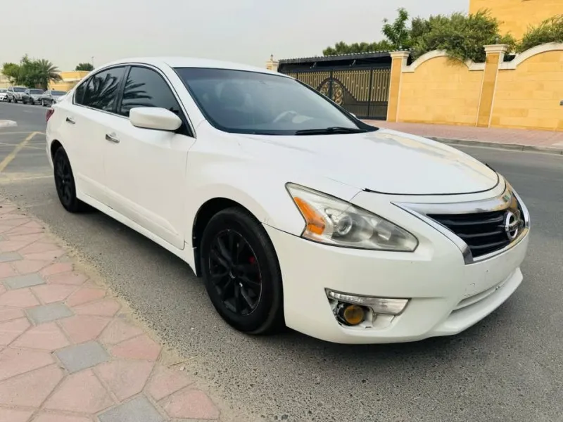 2015 نيسان آلتيما in Dubai