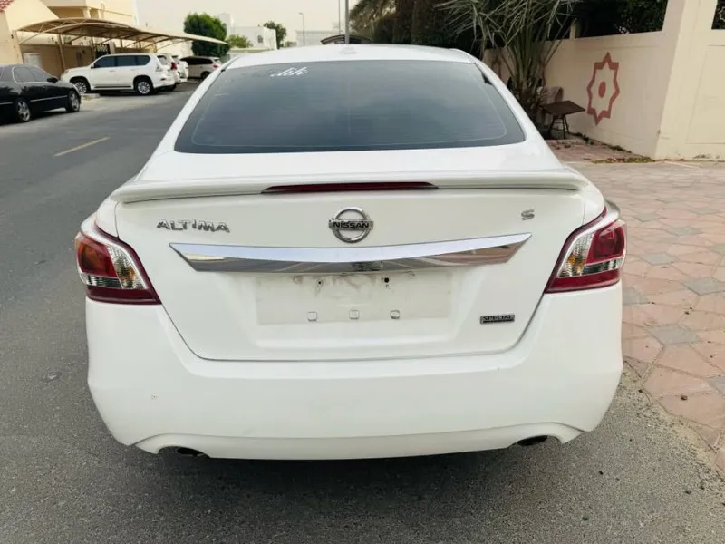 2015 نيسان آلتيما in Dubai