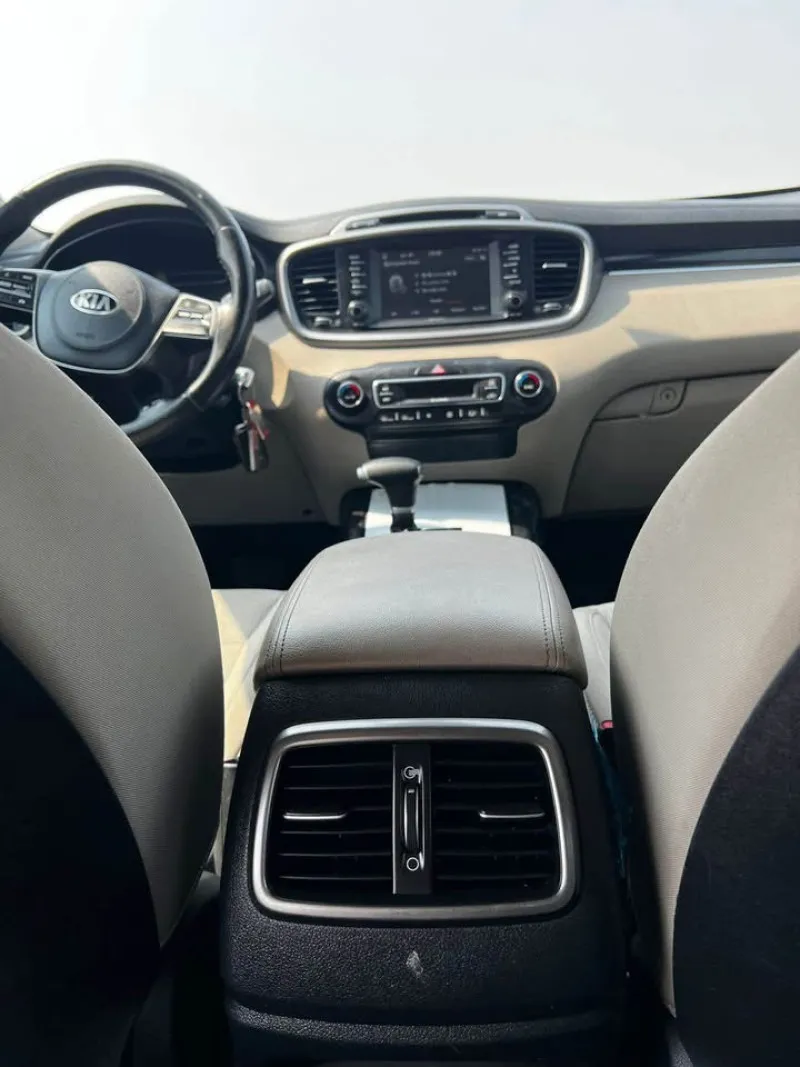 2020 Kia Sorento in Dubai