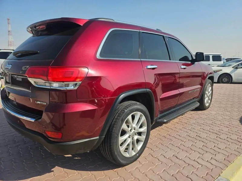 2017 Jeep Grand Cherokee in Dubai