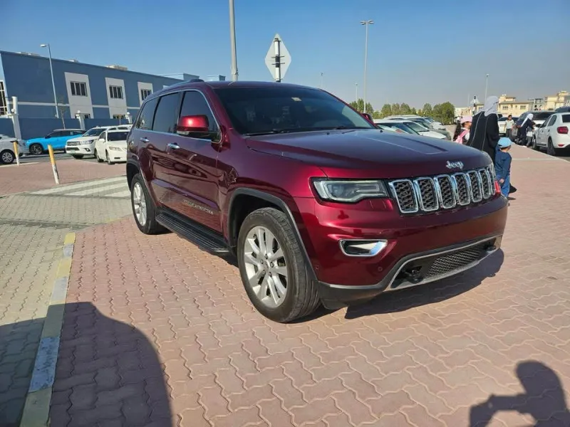 2017 Jeep Grand Cherokee in Dubai