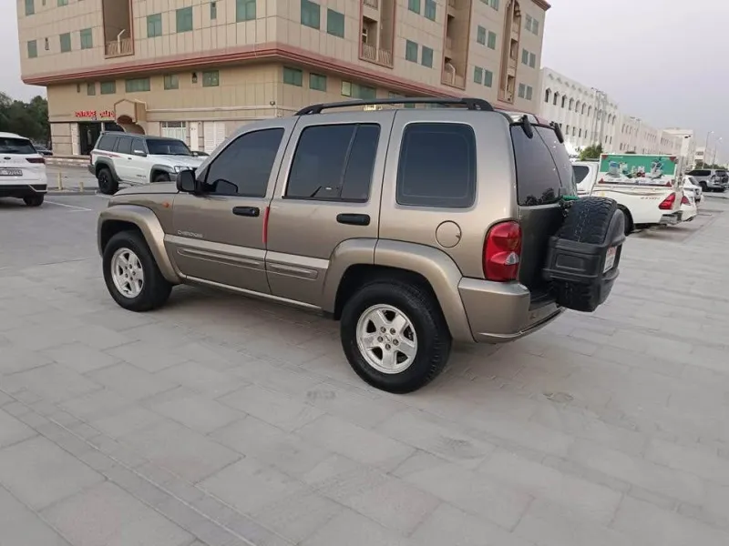 2004 جييب سي جي in Dubai