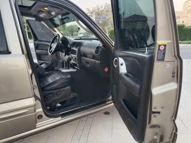 2004 جييب سي جي in Dubai