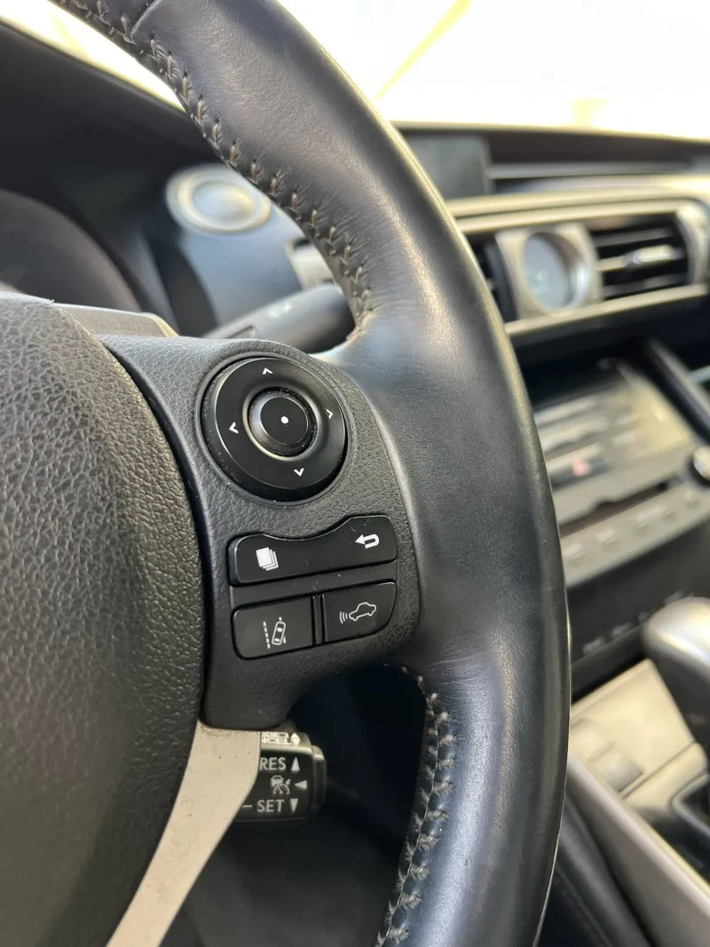 2014 Lexus IS in Dubai