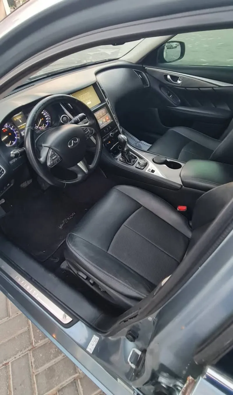 2015 Infiniti Q50 in Dubai