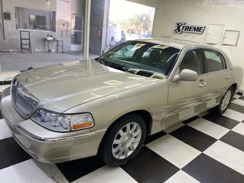2010 Lincoln Town Car in Dubai