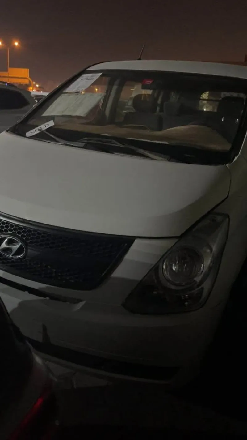 2014 Hyundai H1 in Dubai