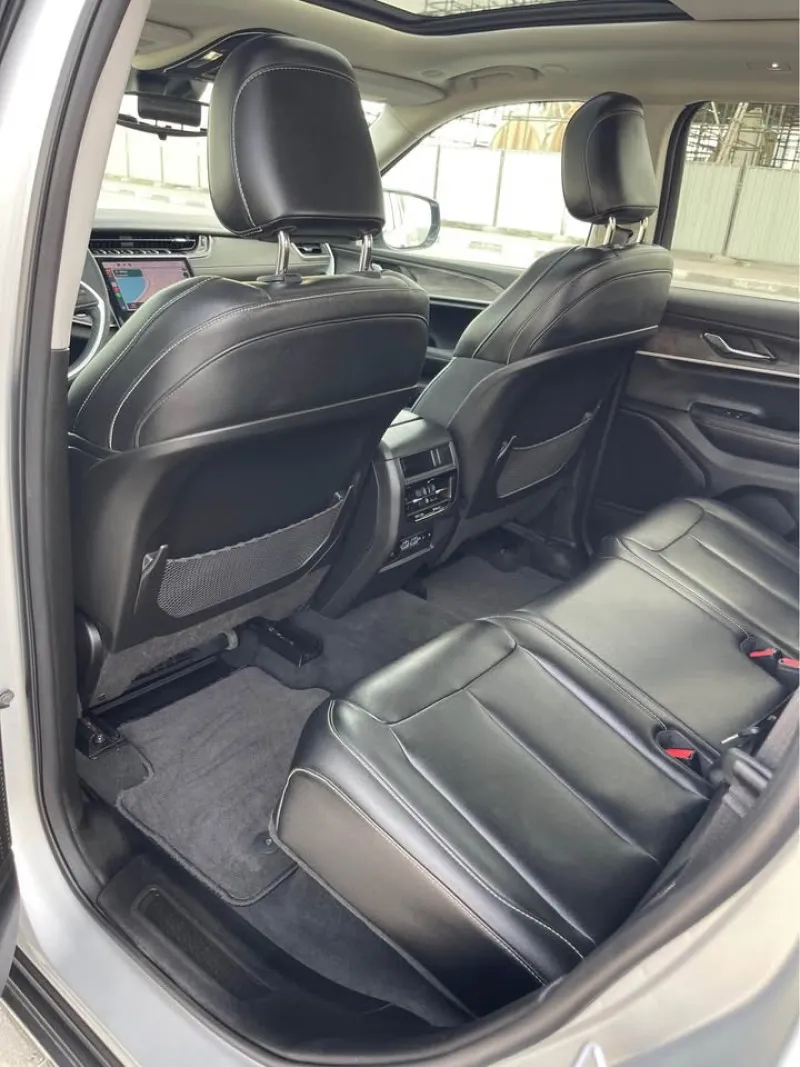 2024 Jeep Grand Cherokee in Dubai