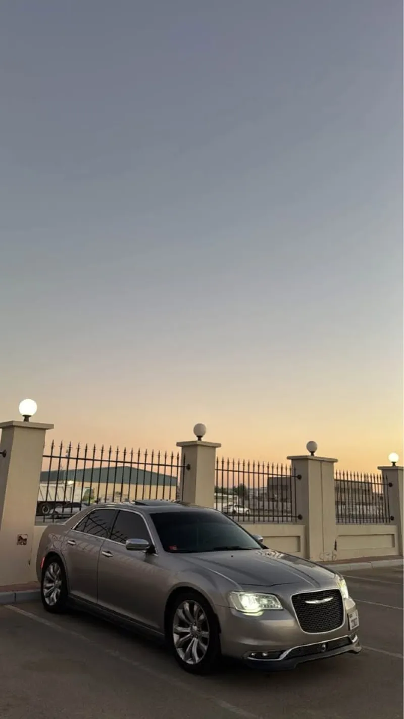 2017 Chrysler 300 in Dubai