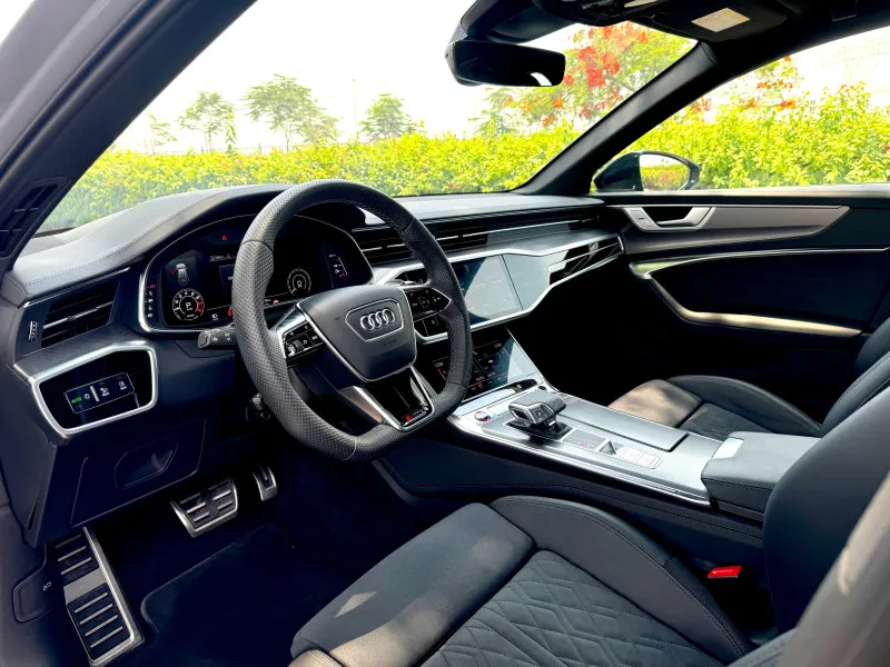 2025 Audi RS6 in Dubai