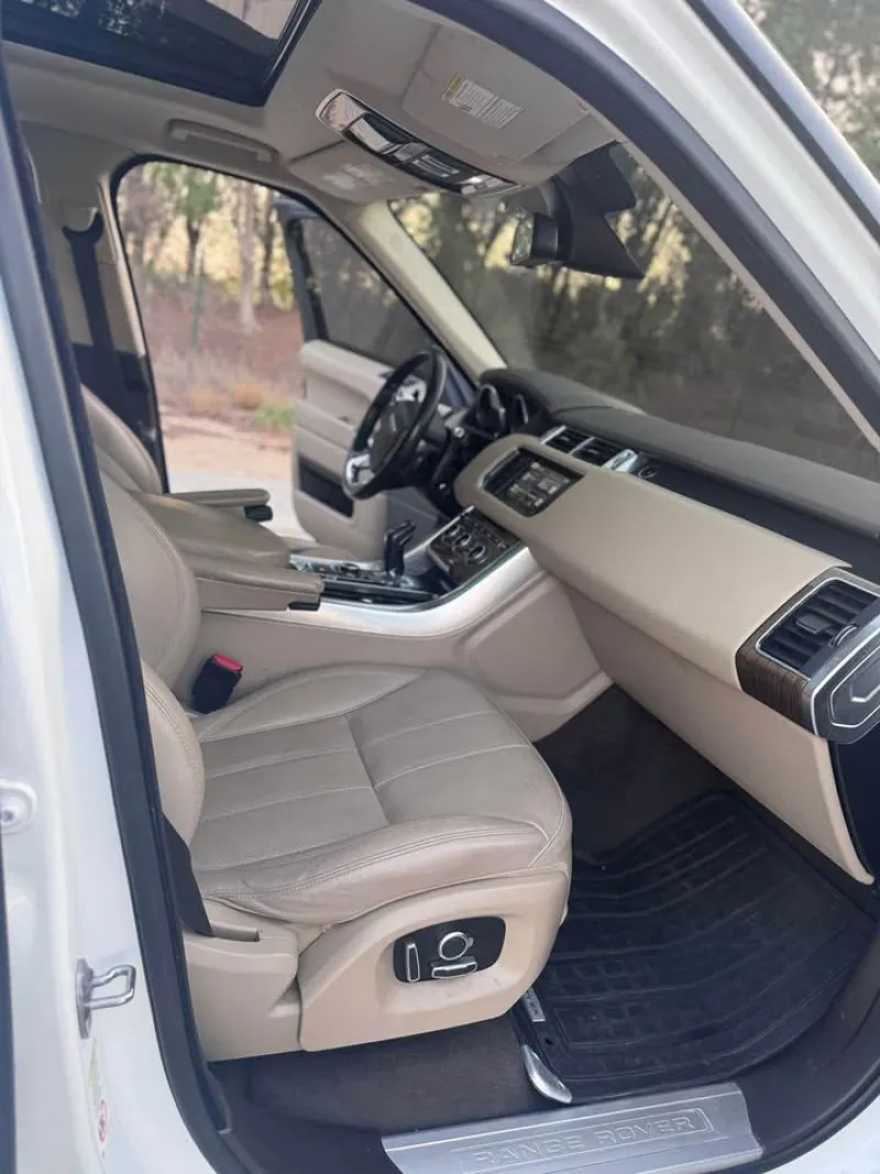 2016 Land Rover Range Rover Sport in Dubai