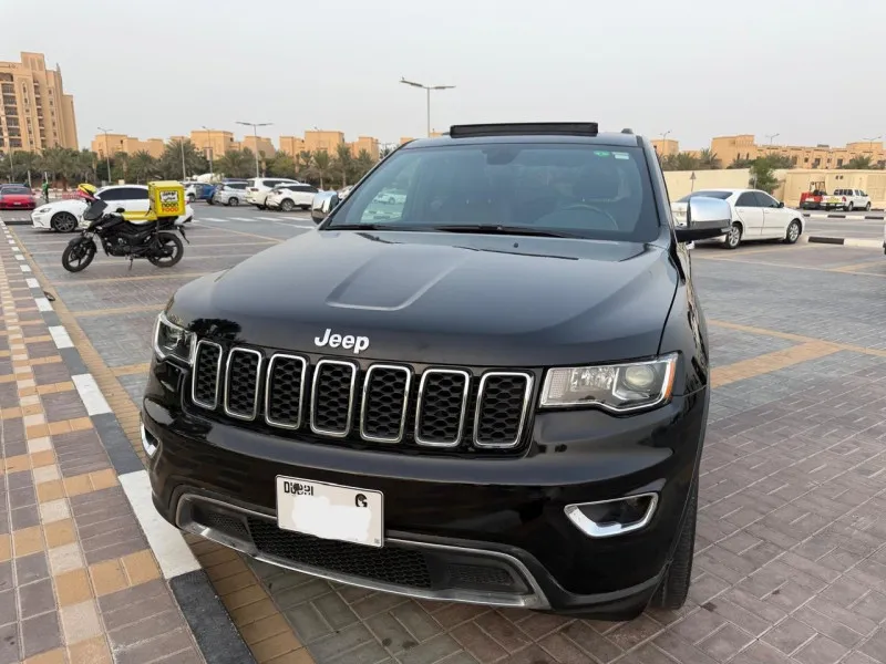 2022 جييب جراند شيروكي in Dubai